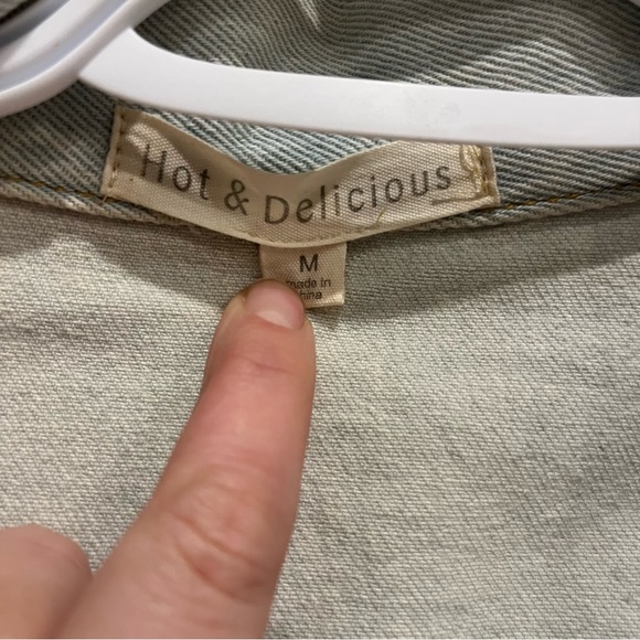 bejeweled cropped faded denim jacket - Picture 5 of 7